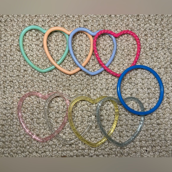 Vintage plastic bracelets - Picture 1 of 3